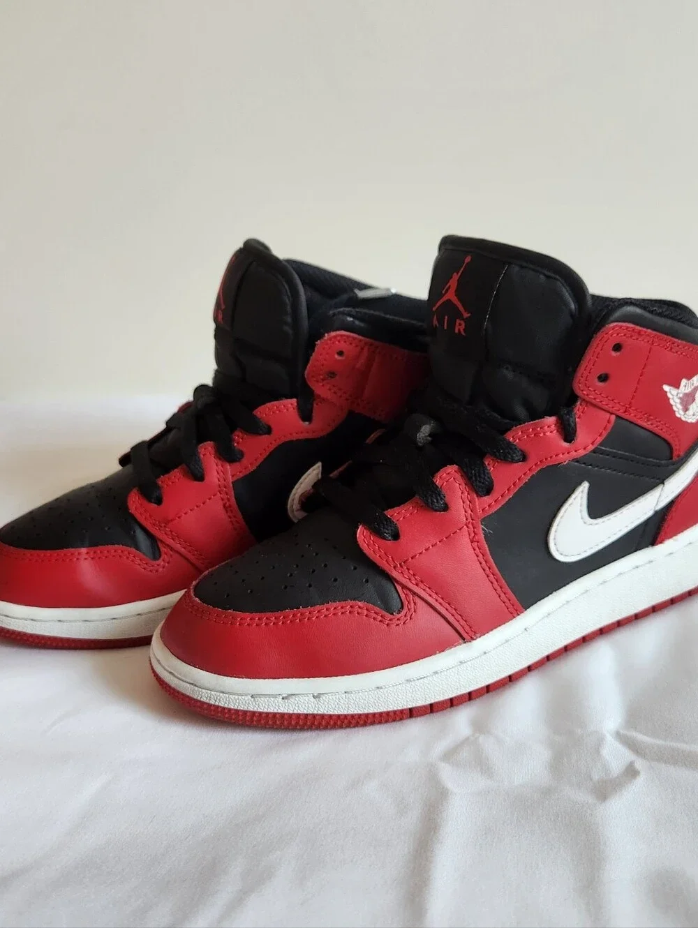 Nike Air Jordan 1 mid, Juniors size 4Y, red/black/white